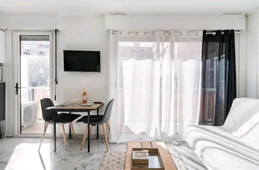 Design Loft Studio Climatise Parking Et Piscine Vallauris Exterior photo