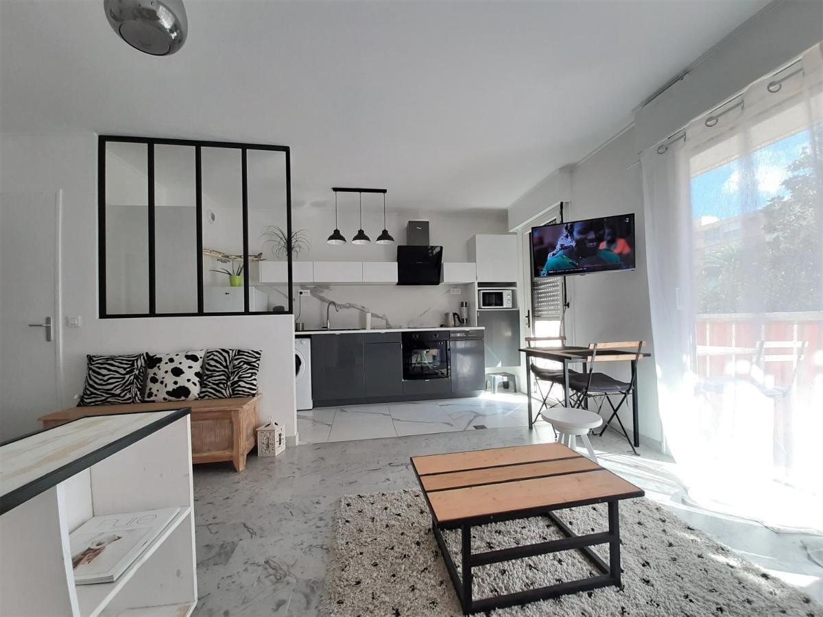 Design Loft Studio Climatise Parking Et Piscine Vallauris Exterior photo